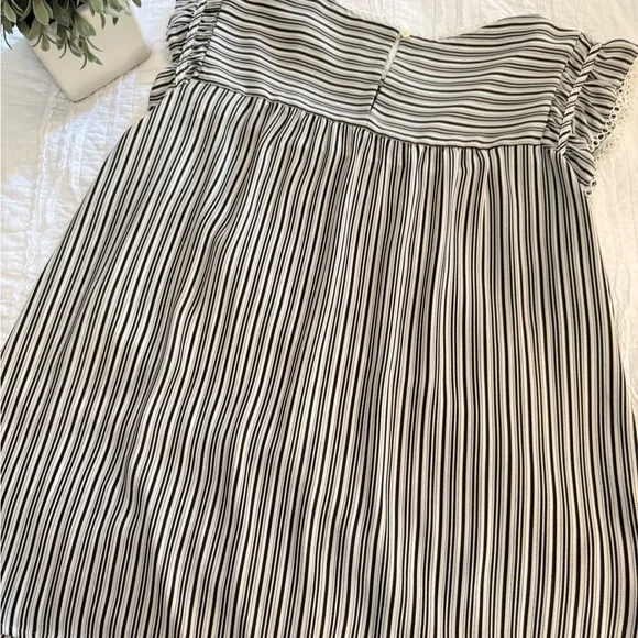 LOFT Black and White Striped Blouse - Picture 2 of 3